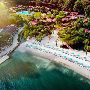 The Bay Beach Club